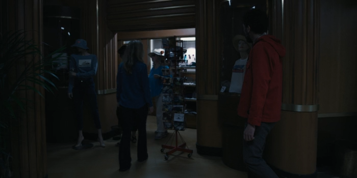 Haunting.of.the.Queen.Mary.2023.WEB-DLRip-AVC.ExKinoRay.mkv_snapshot_01.49.15.299.png