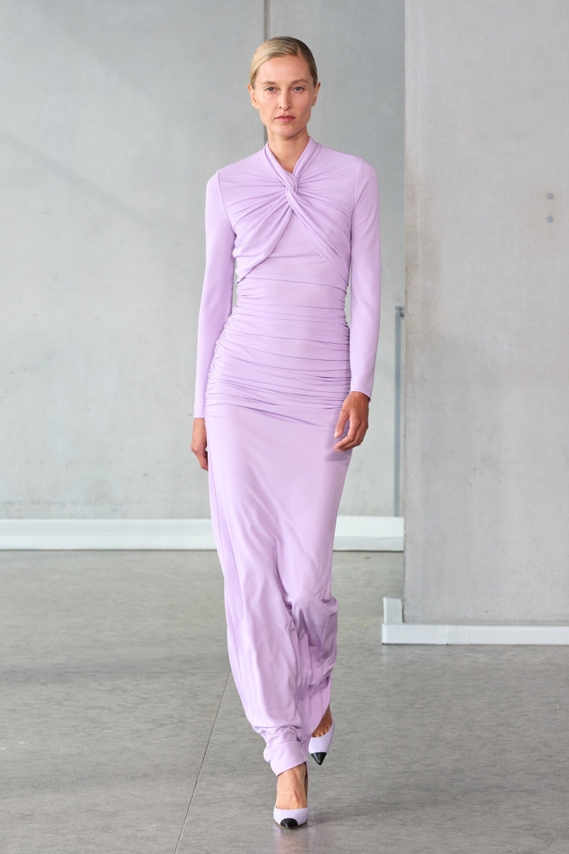 00025-carolina-herrera-spring-2024-ready-to-wear-credit-gorunway.jpg