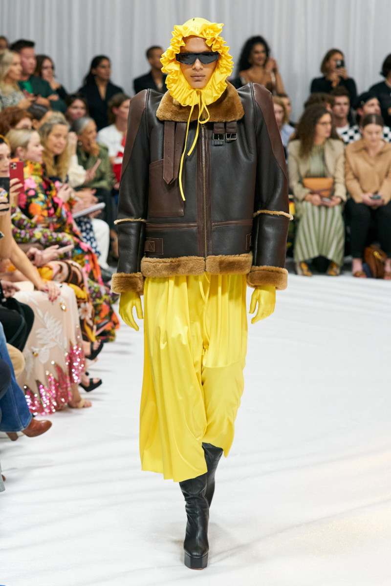 00017-Richard-Quinn-Spring-22-RTW-London-credit-gorunway.jpg