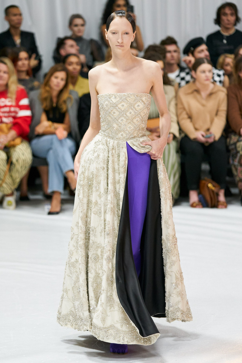 00032-Richard-Quinn-Spring-22-RTW-London-credit-gorunway.jpg