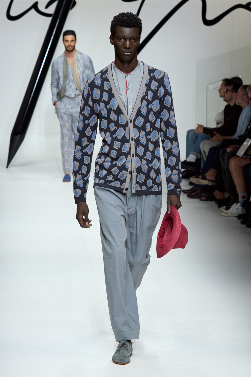 00037-giorgio-armani-spring-2024-menswear-credit-gorunway.jpg