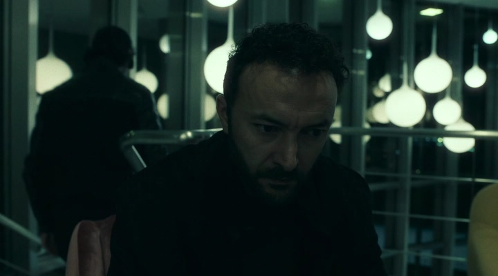 Mocro.maffia.S05E01.2023.WEB-DLRip.avi_snapshot_43.00.png