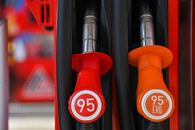 Выпуск бензина в России в сентябре снизился, а за 9 месяцев вырос