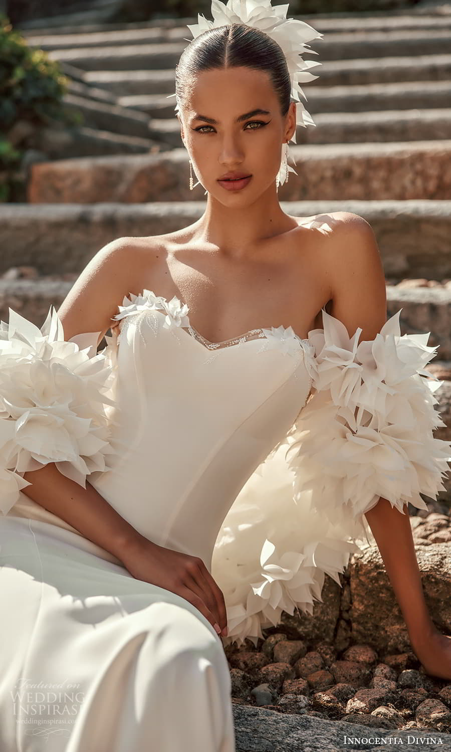 innocentia-divina-fall-2024-bridal-strapless-sweetheart-neckline-clean-minimalist-sheath-wedding-dress-chapel-train-5-z.jpg