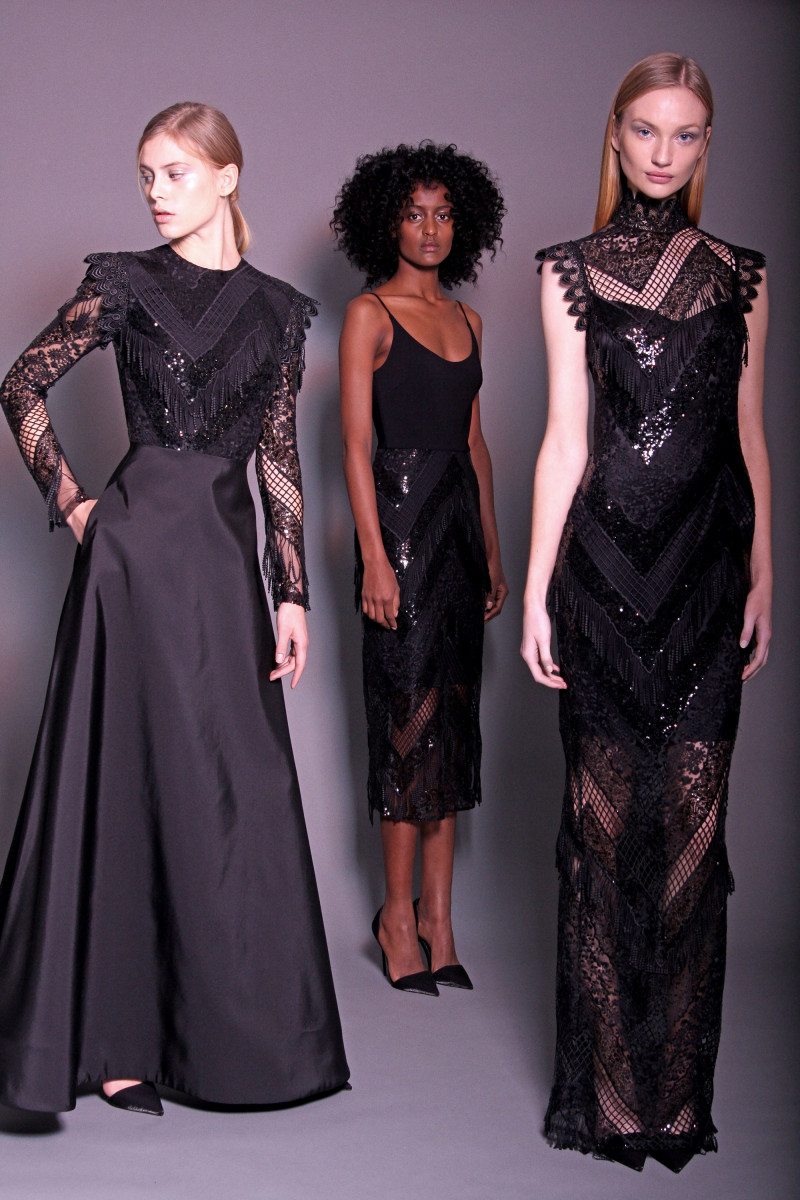 15-christian-siriano-pre-fall-2018.jpg
