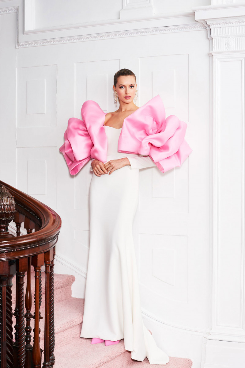 00015-christian-siriano-vogue-resort-2019-pr.jpg