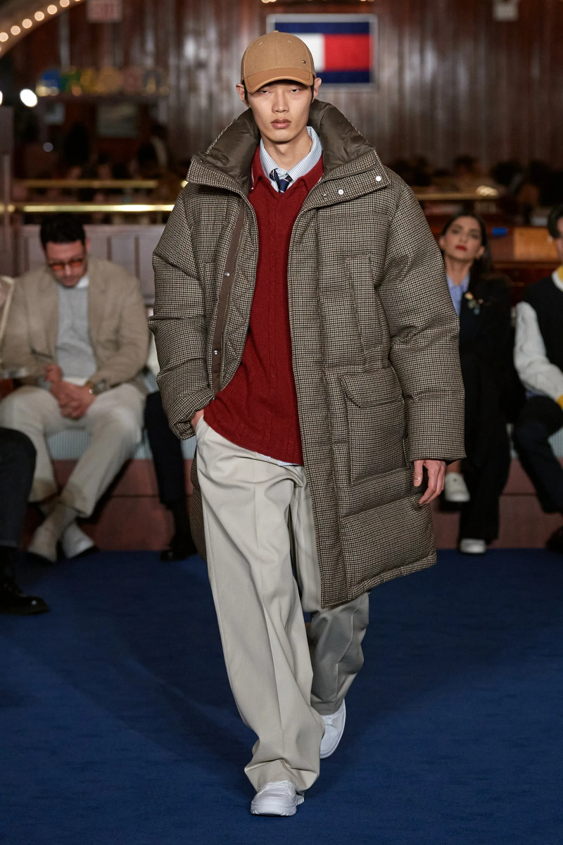 00052-tommy-hilfiger-fall-2024-ready-to-wear-credit-gorunway.webp