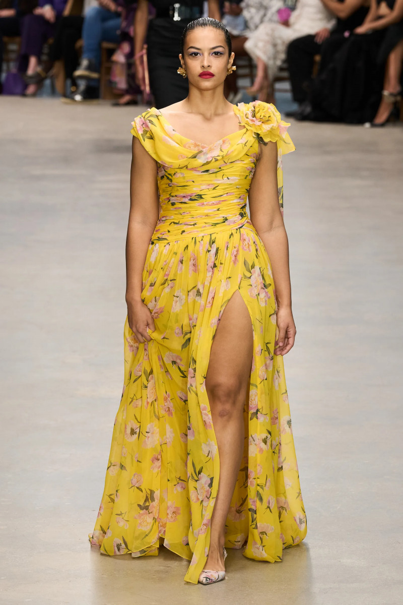 00026-carolina-herrera-fall-2024-ready-to-wear-credit-gorunway.webp