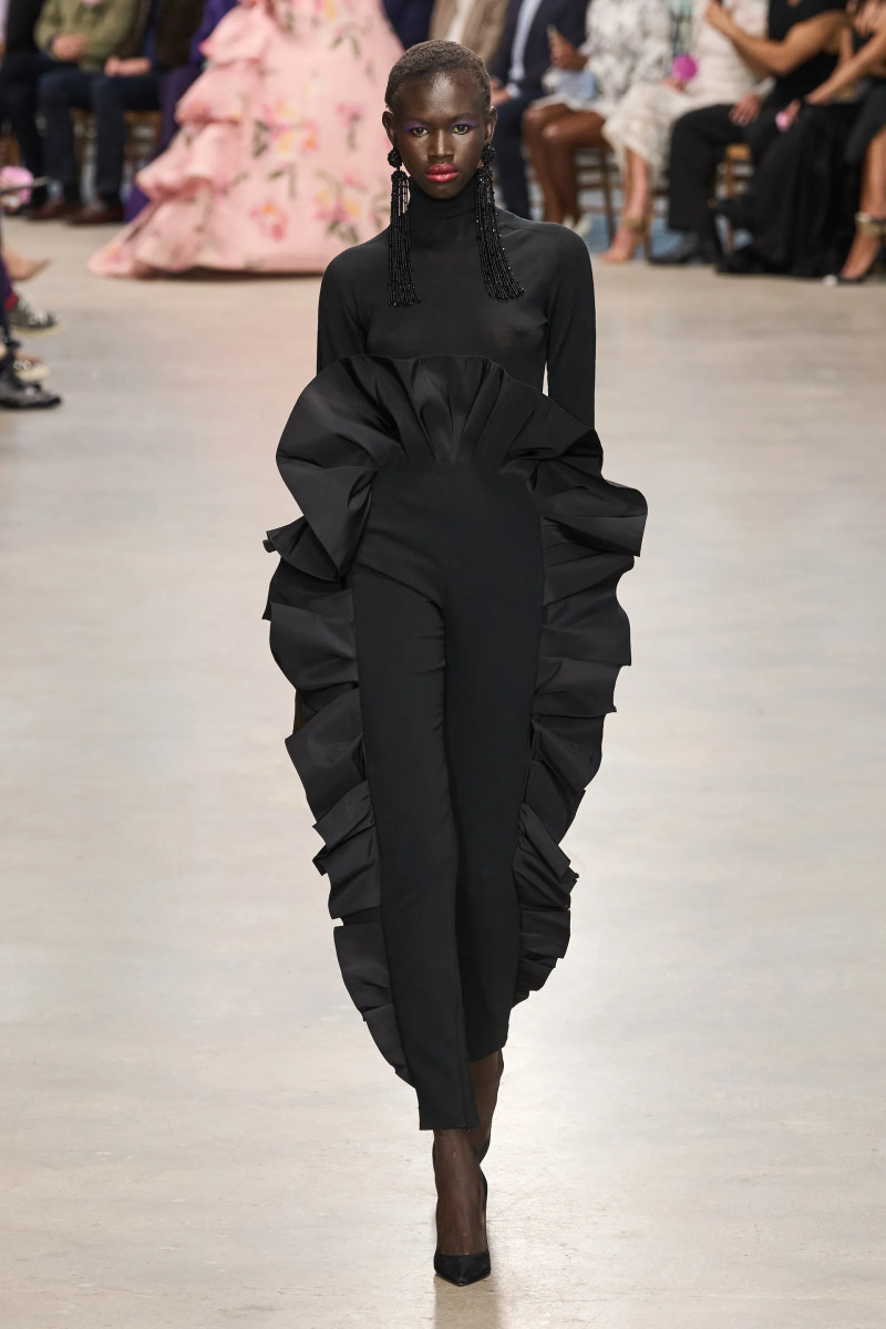 00031-carolina-herrera-fall-2024-ready-to-wear-credit-gorunway.webp