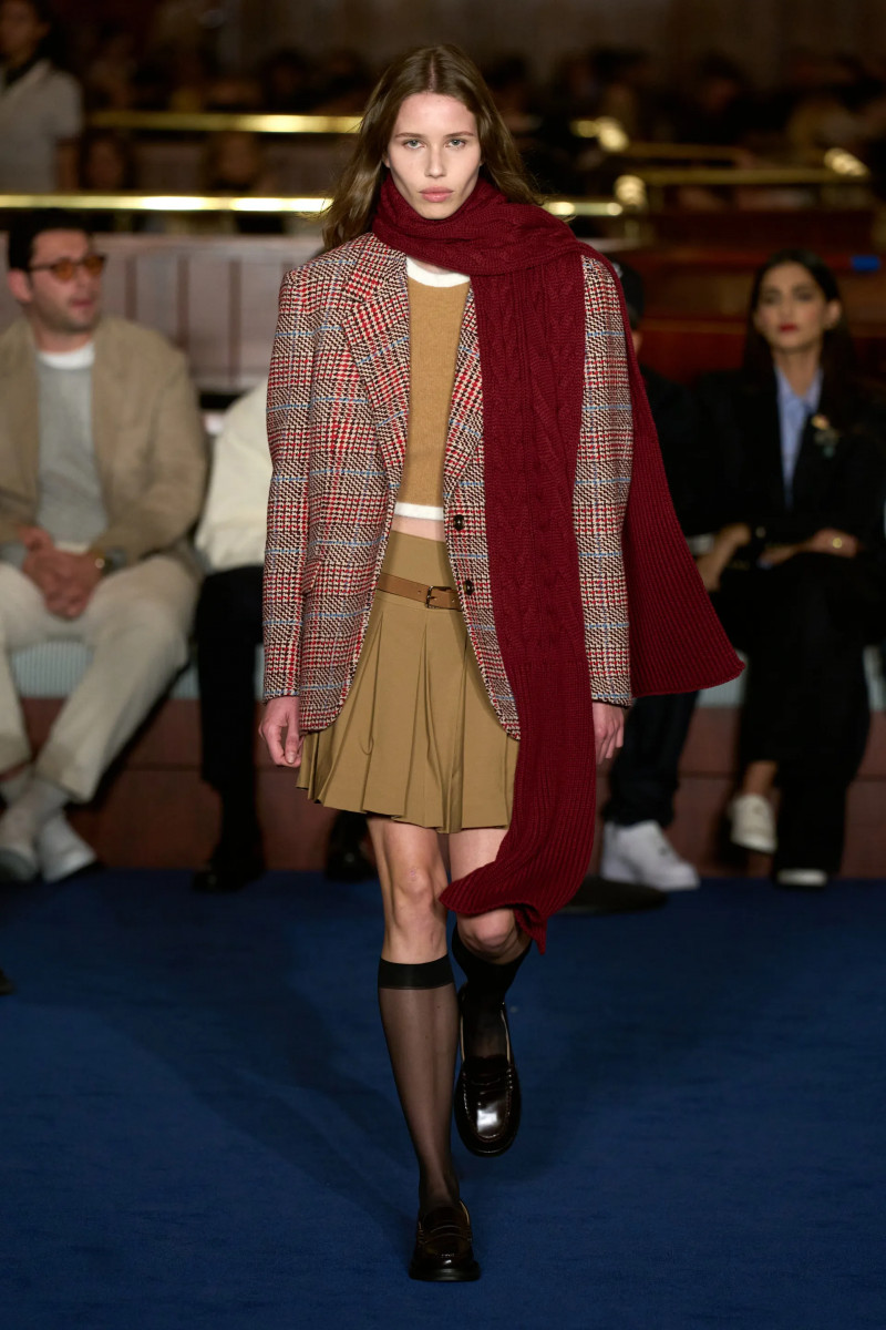 00046-tommy-hilfiger-fall-2024-ready-to-wear-credit-gorunway.webp