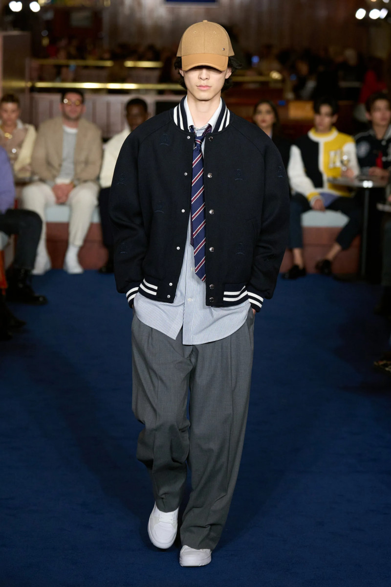 00012-tommy-hilfiger-fall-2024-ready-to-wear-credit-gorunway.webp