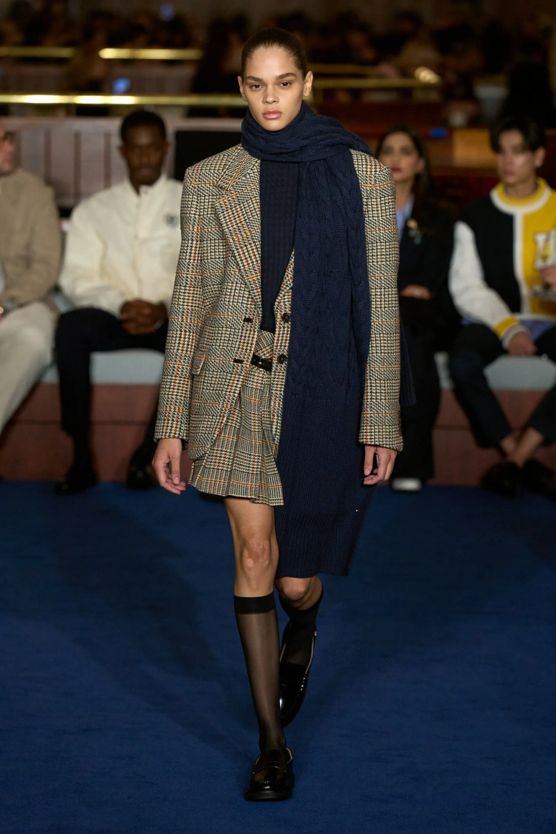 00055-tommy-hilfiger-fall-2024-ready-to-wear-credit-gorunway.webp
