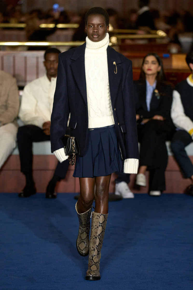 00056-tommy-hilfiger-fall-2024-ready-to-wear-credit-gorunway.webp