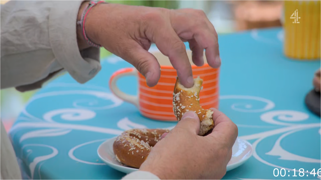 The Great Celebrity Bake Off For Stand Up To Cancer S07E01 [1080p] HDTV (H264/x265) B787526256e6eb66f6c7532e235d117b