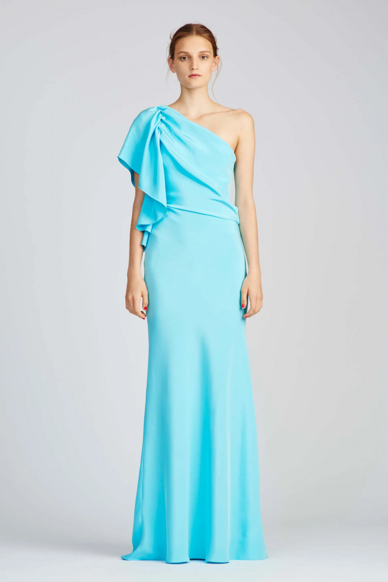 27-monique-lhuillier-resort-17.webp