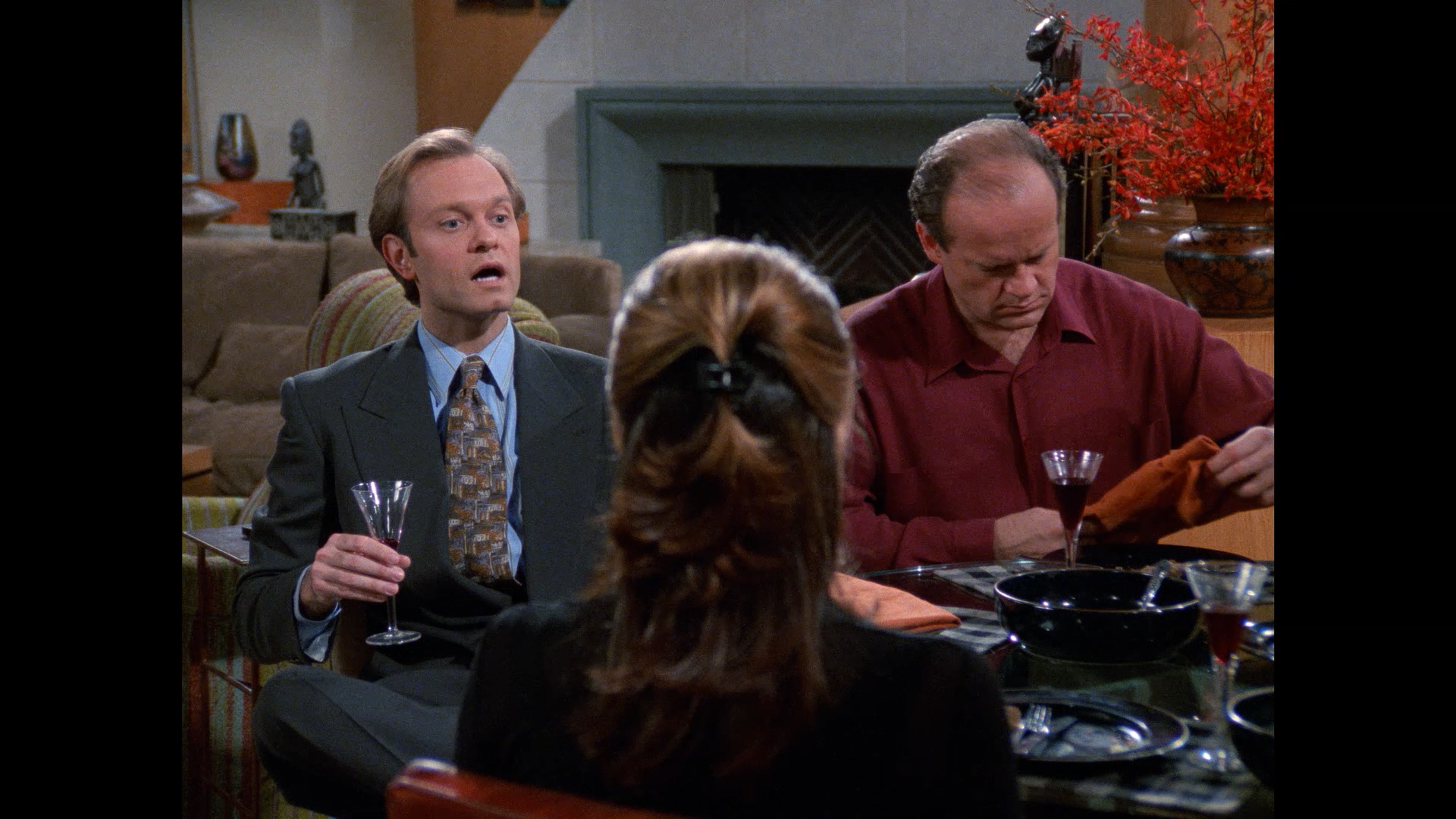 Frasier.S03E21.Where.Theres.Smoke.Theres.Fired.1080p.BluRay.Remux.Rus.Eng-@EniaHD.png
