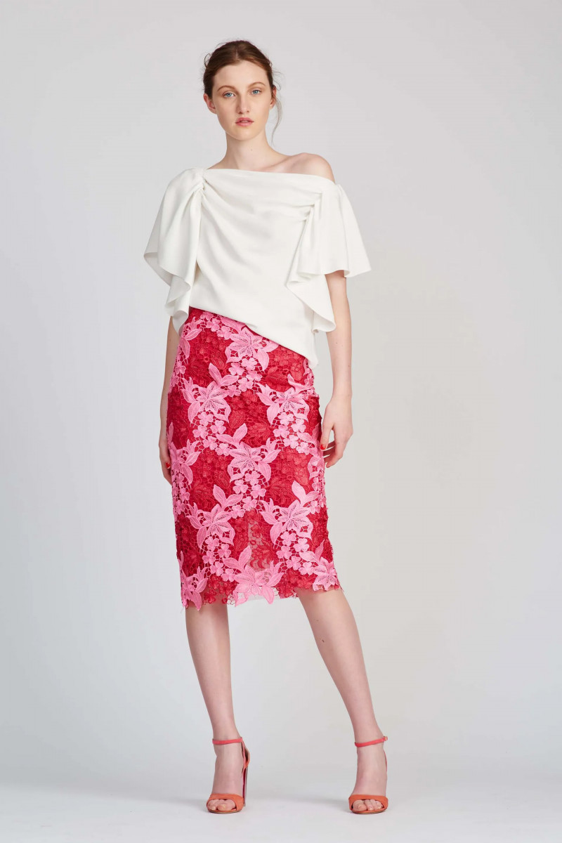 11-monique-lhuillier-resort-17.webp