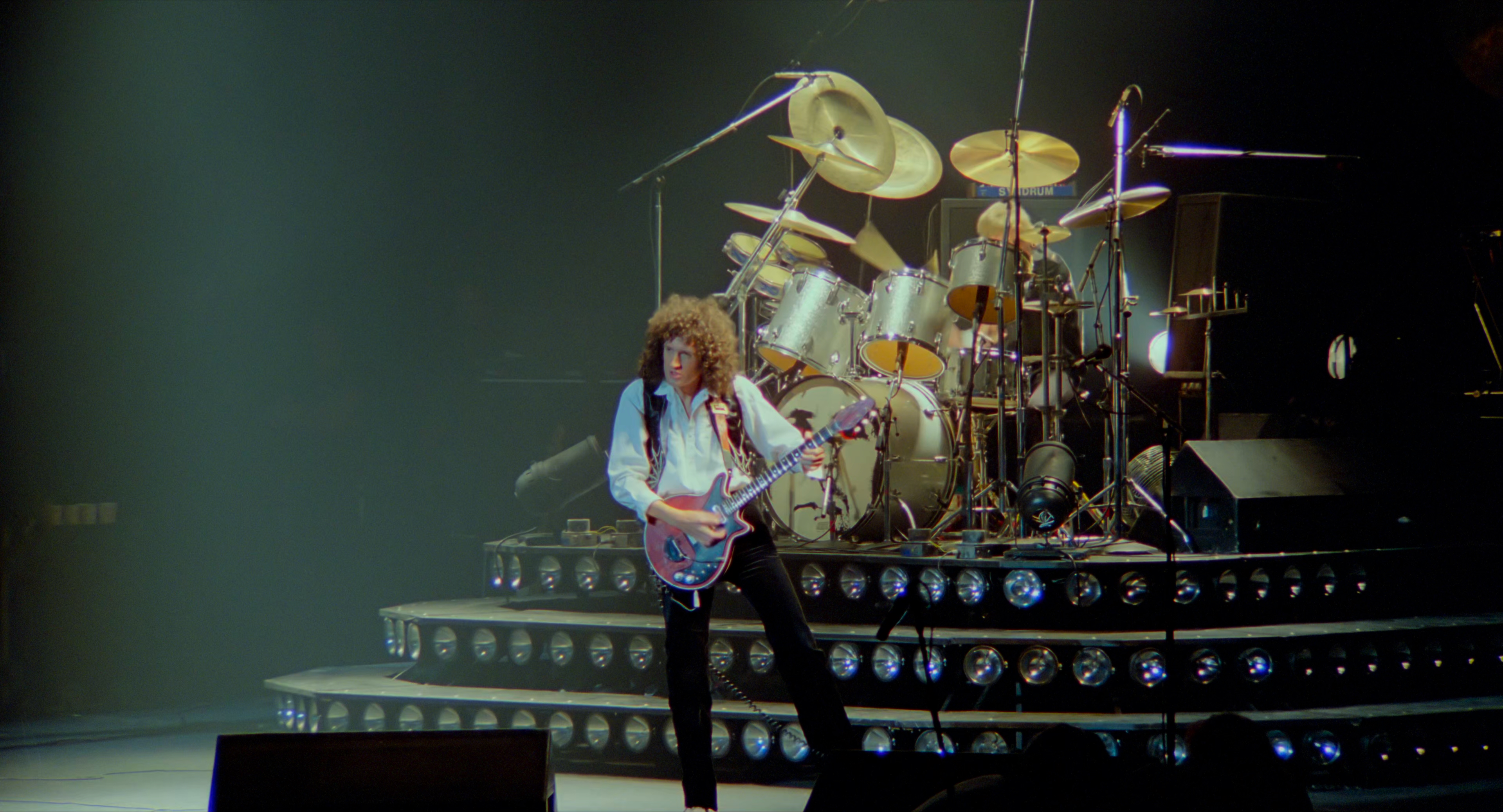 Queen - Rock Montreal (1981).mkv_snapshot_00.07.03.167.jpg