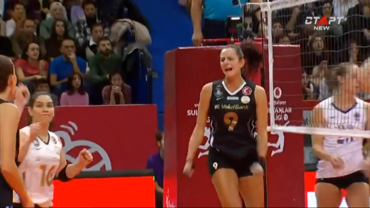 cap_Voleybol_Turkey_Woman_Zerenspor-Vakifbank_24-5_00_39_51_08.jpg