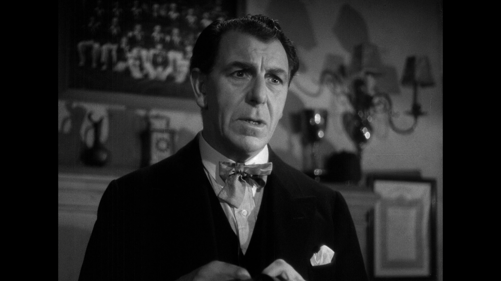 Pimpernel.Smith.1941.BDRemux.1080p.mkv_snapshot_00.15.45.359.png