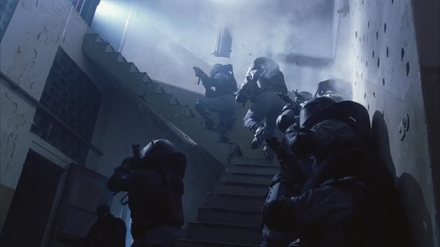 Equilibrium.2002.DUB.MVO.rus.HDRip.Open.Matte.mp4_snapshot_00.37.16_[2024.12.01_10.58.56].png