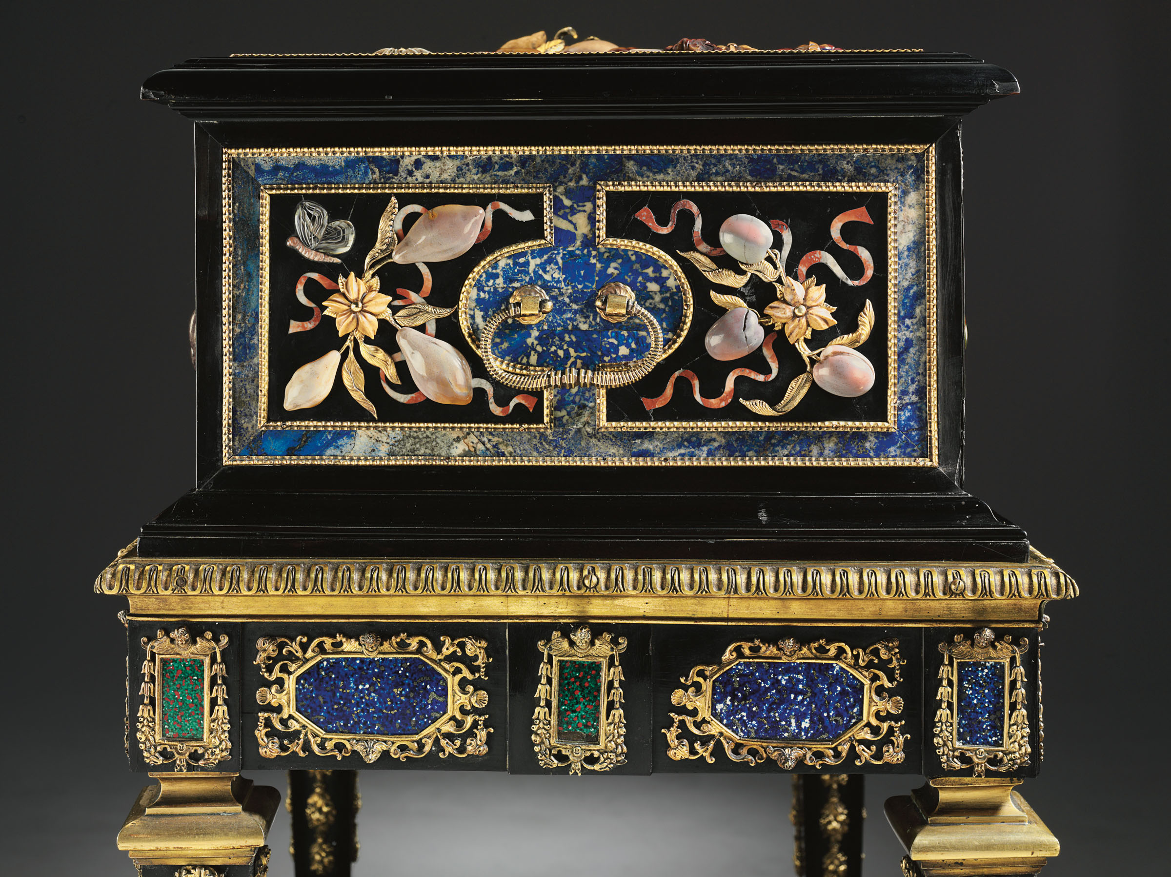 2012_CKS_05702_0013_004(an_italian_gilt-bronze-mounted_pietra_dura_hardstone_and_ebony_casket122943)(1).jpg