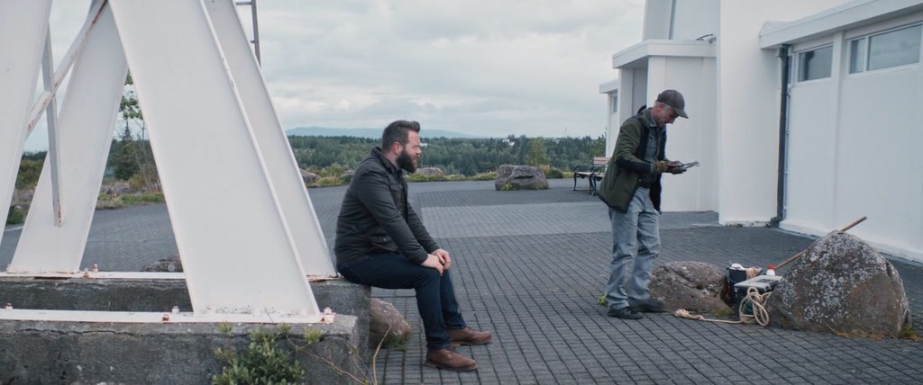 Cold.2023.BDRip.x264.mkv_snapshot_00.47.21.559.jpg