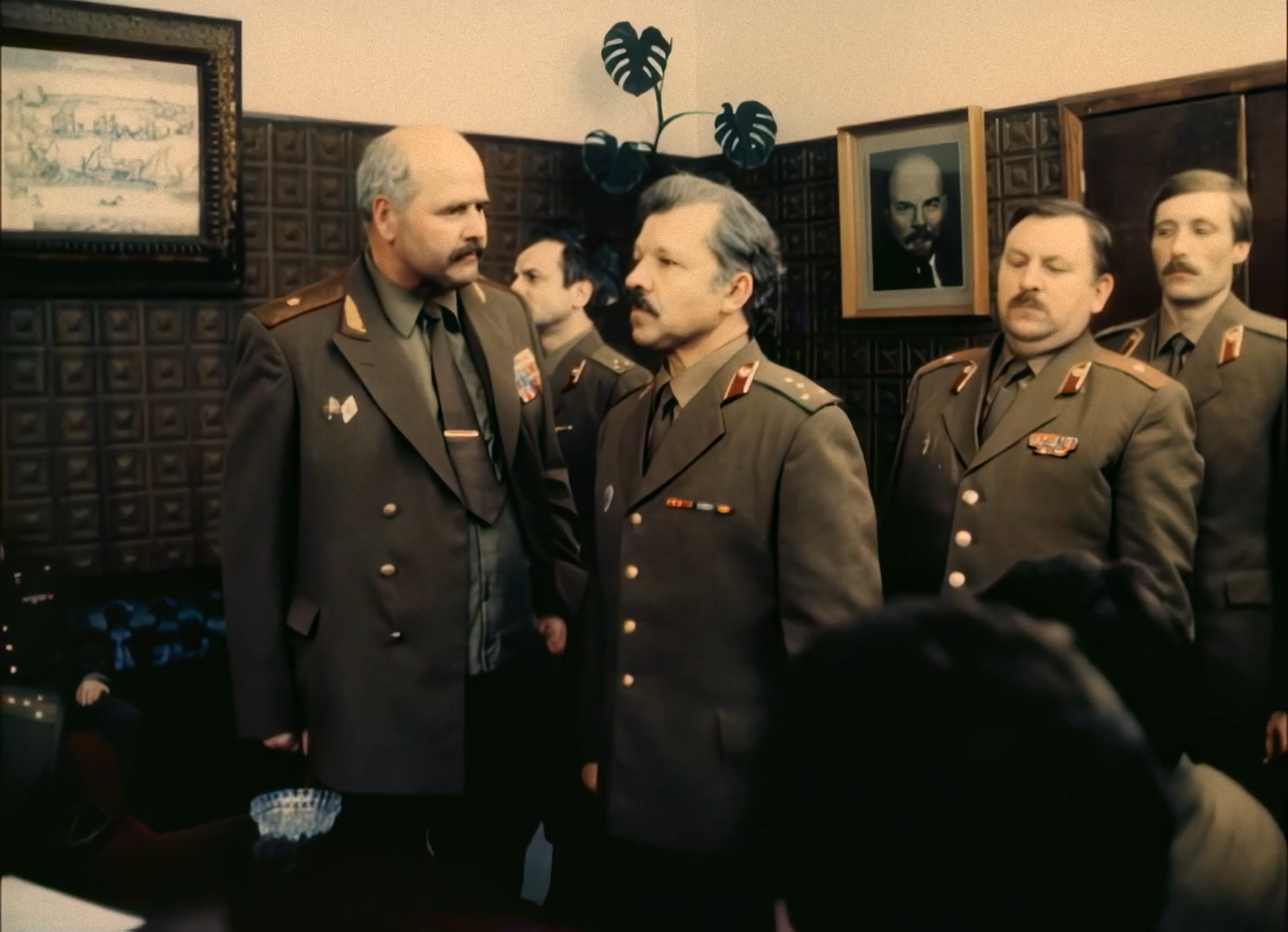 Комедия.строгого.режима.1080.AI.mkv_snapshot_00.03.59.640.png