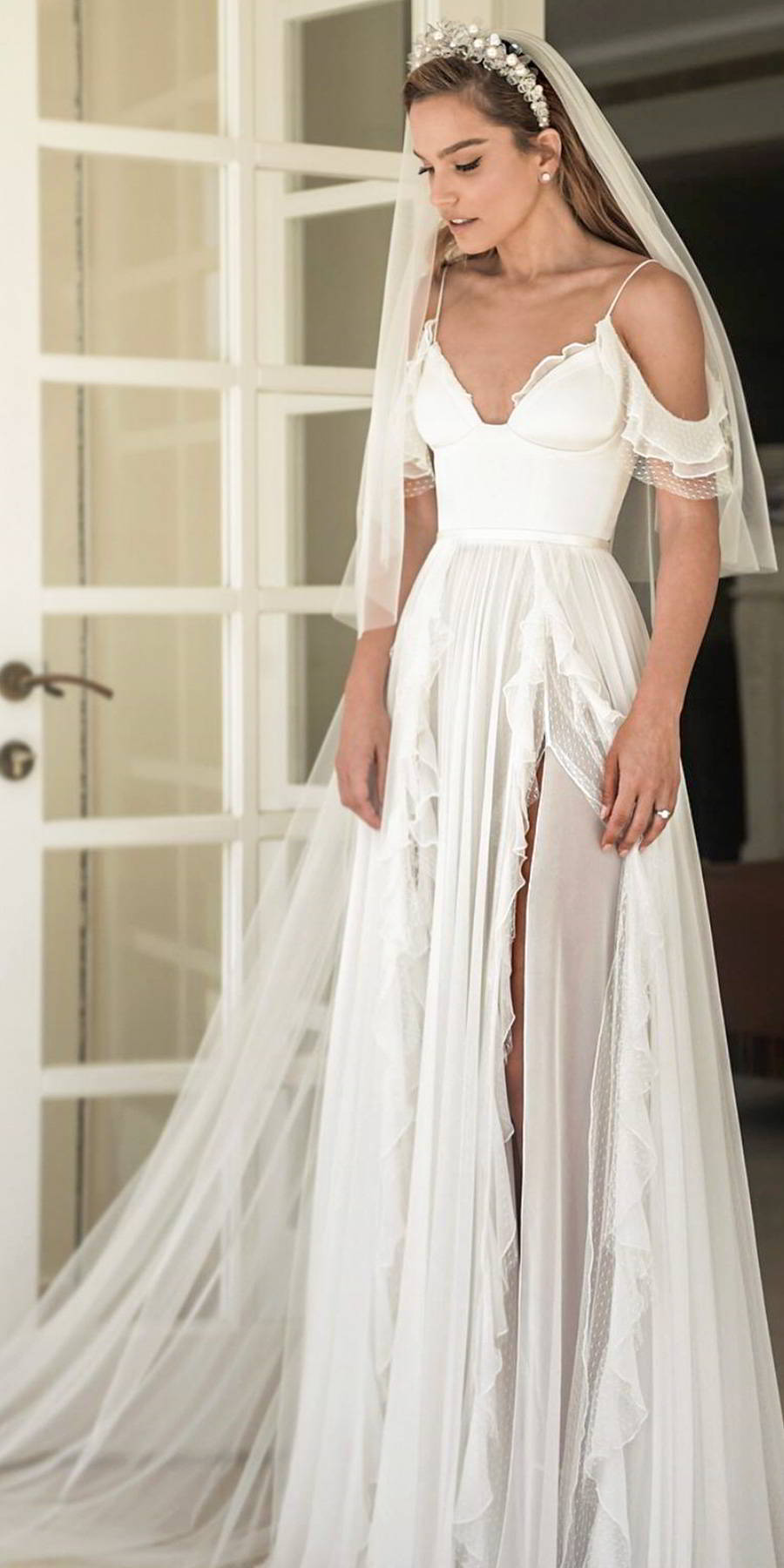 alon-livne-2019-bridal-real-bride-cold-shoulder-thin-str_003.jpg