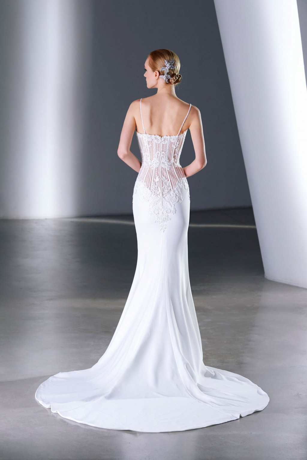 dany_tabet-bridal-2018-2019bluebox-1638_f-resp2400v.jpg