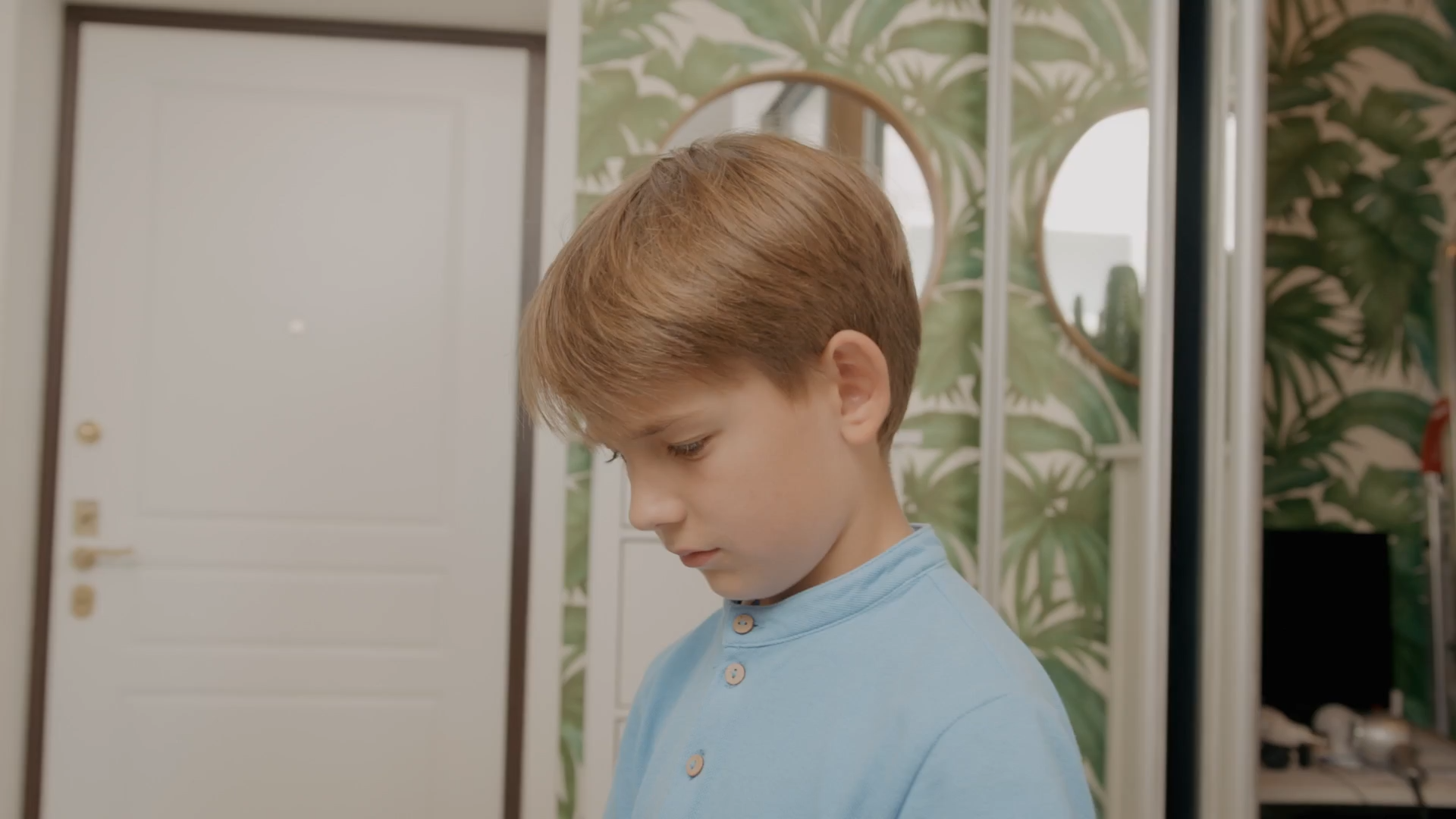 Параллельный мир 2022 WEB-DL 1080p.mkv_snapshot_01.48.png