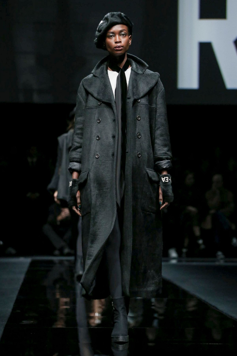 Emporio-Armani-RTW-FW20-Milan-5974-1582282234.jpg