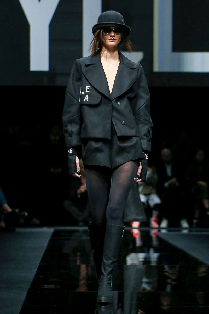 Emporio-Armani-RTW-FW20-Milan-5965-1582282228.jpg