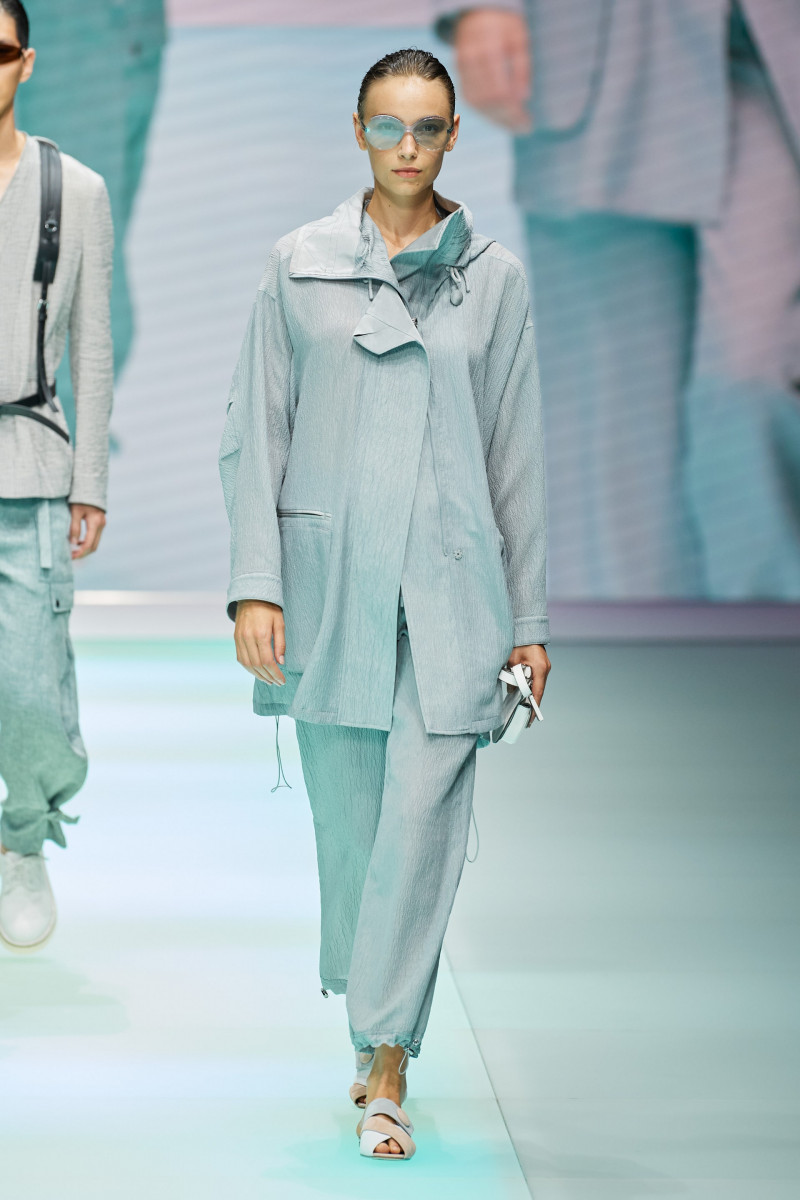 00012-Emporio-Armani-Spring-22-RTW-Milan-credit-gorunway.JPG