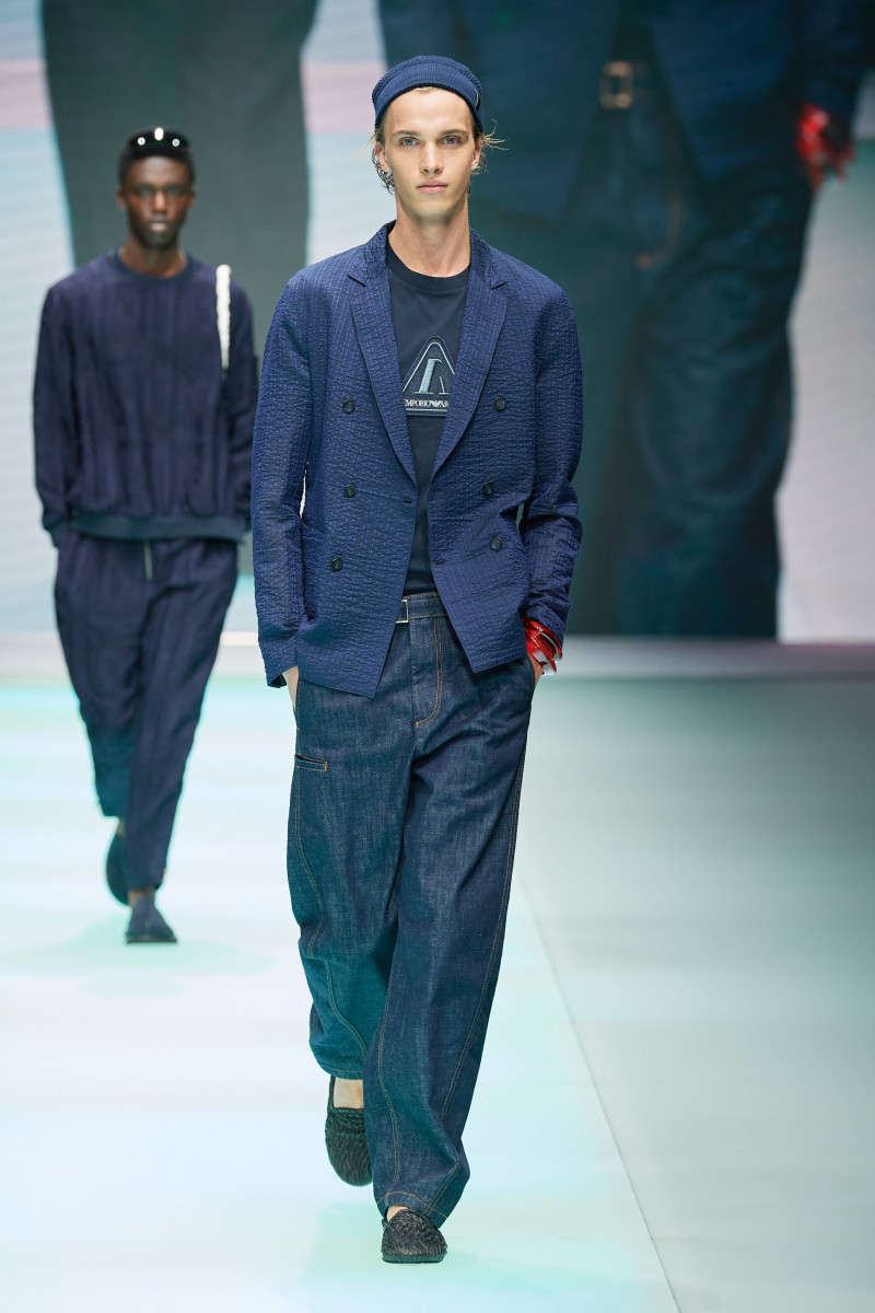 00006-Emporio-Armani-Spring-22-RTW-Milan-credit-gorunway.JPG