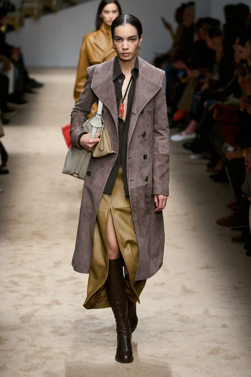 00010-tods-fall-2025-ready-to-wear-credit-gorunway.webp