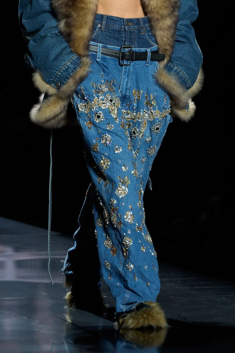 00134-dolce-and-gabbana-fall-2025-ready-to-wear-detail-credit-gorunway.webp