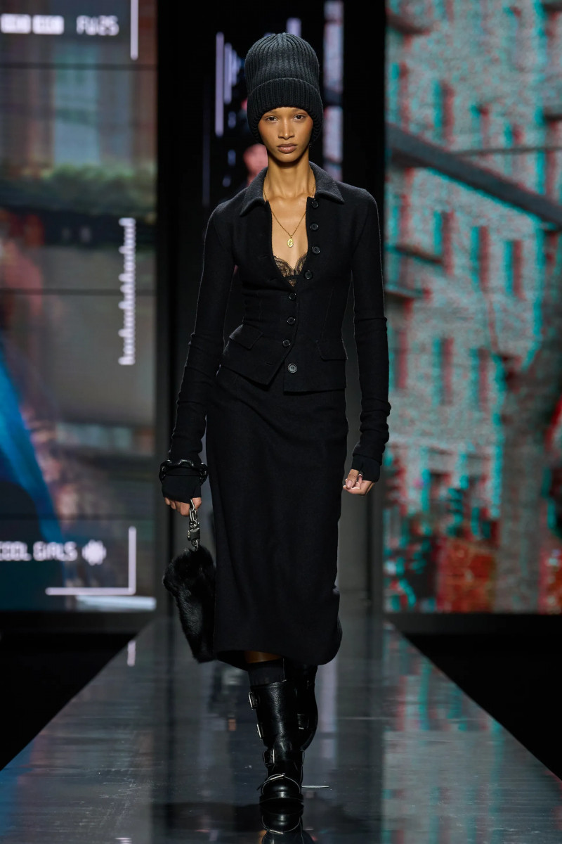 00040-dolce-and-gabbana-fall-2025-ready-to-wear-credit-gorunway.webp