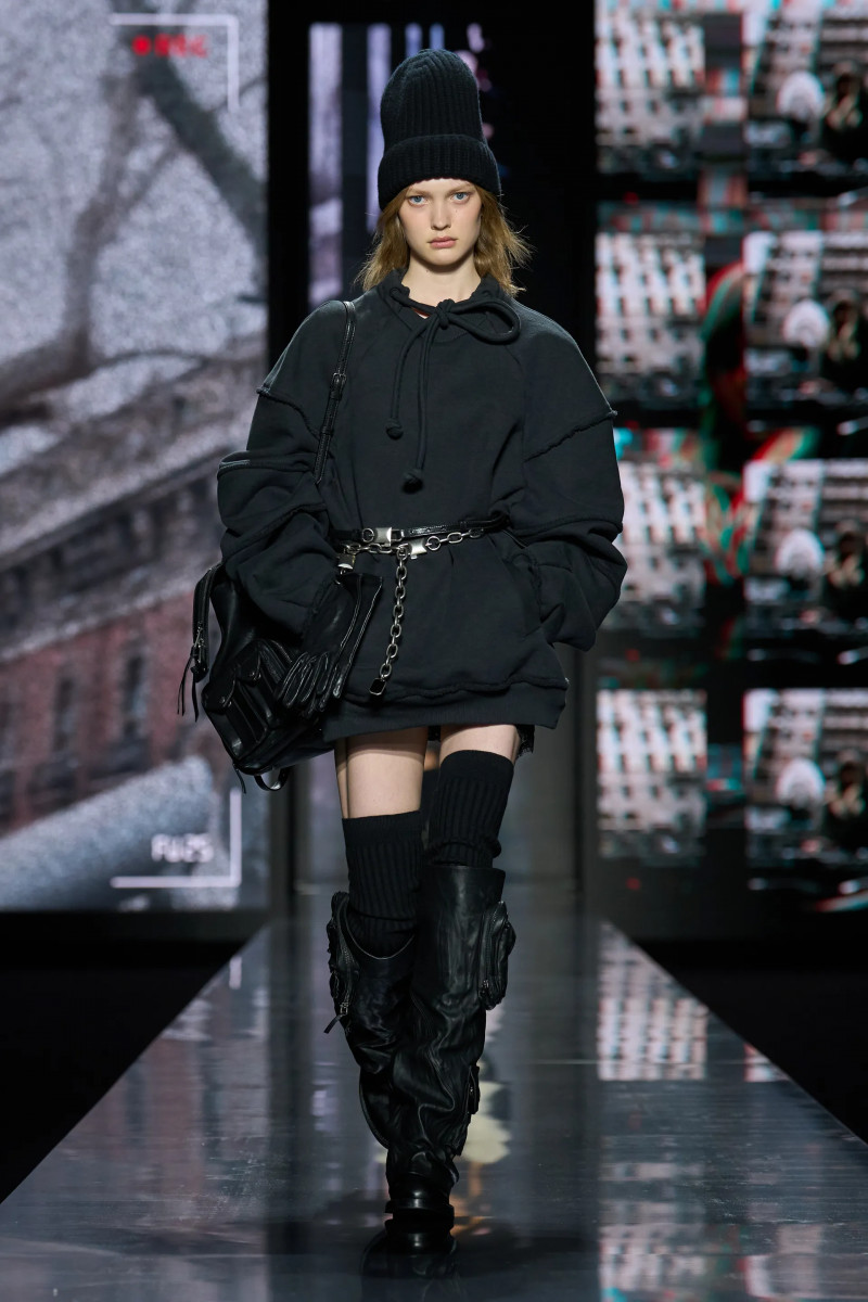 00023-dolce-and-gabbana-fall-2025-ready-to-wear-credit-gorunway.webp
