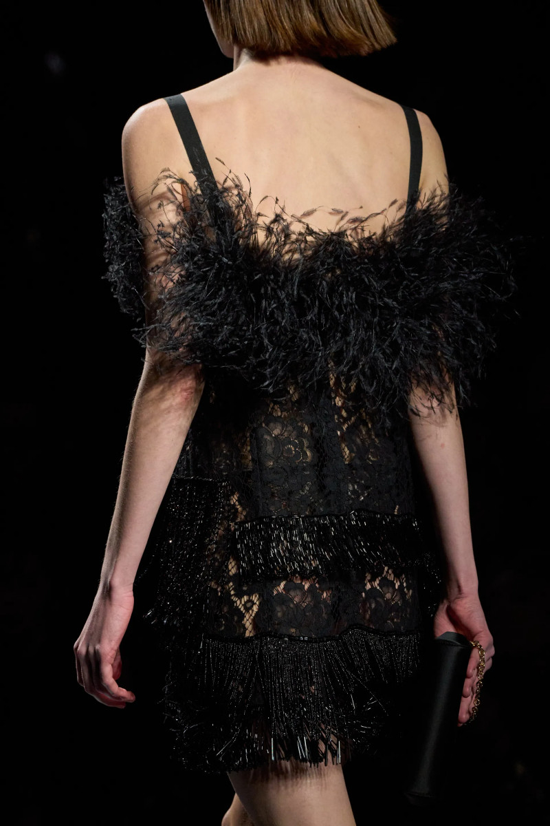 00296-dolce-and-gabbana-fall-2025-ready-to-wear-detail-credit-gorunway.webp