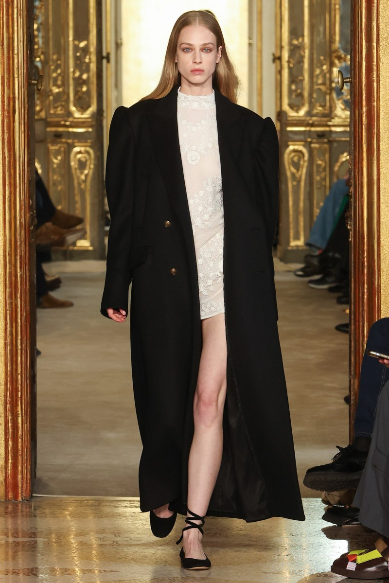 twinset-fall-25-rtw-r-ho-001.jpeg