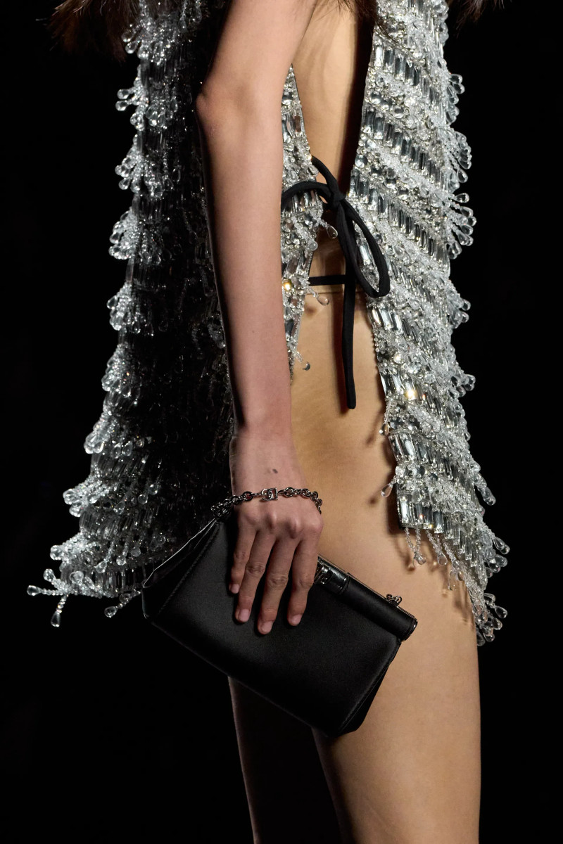 00227-dolce-and-gabbana-fall-2025-ready-to-wear-detail-credit-gorunway.webp