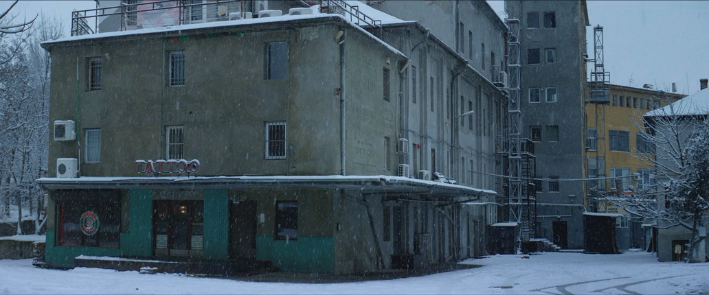 Парни с тату. Прямо в сердце (2024) WEB-DLRip-AVC_ivanes.mkv_20250303_164944.995.png