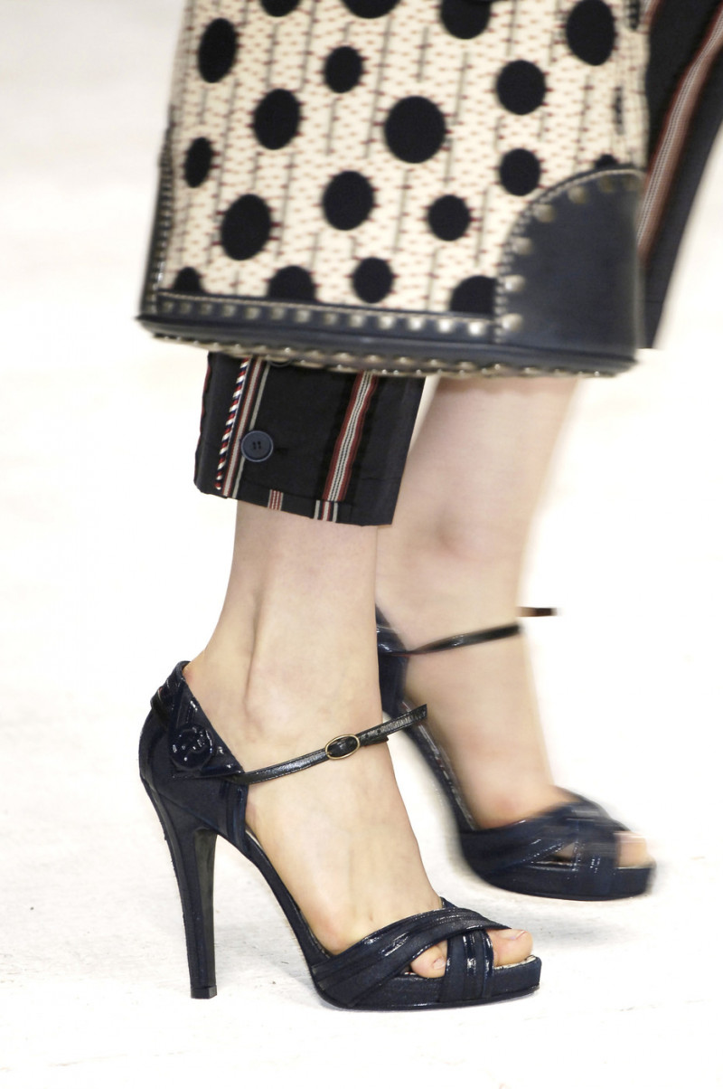 Kenzo+Spring+2006+Details+4RCuq9PKxIix.jpg