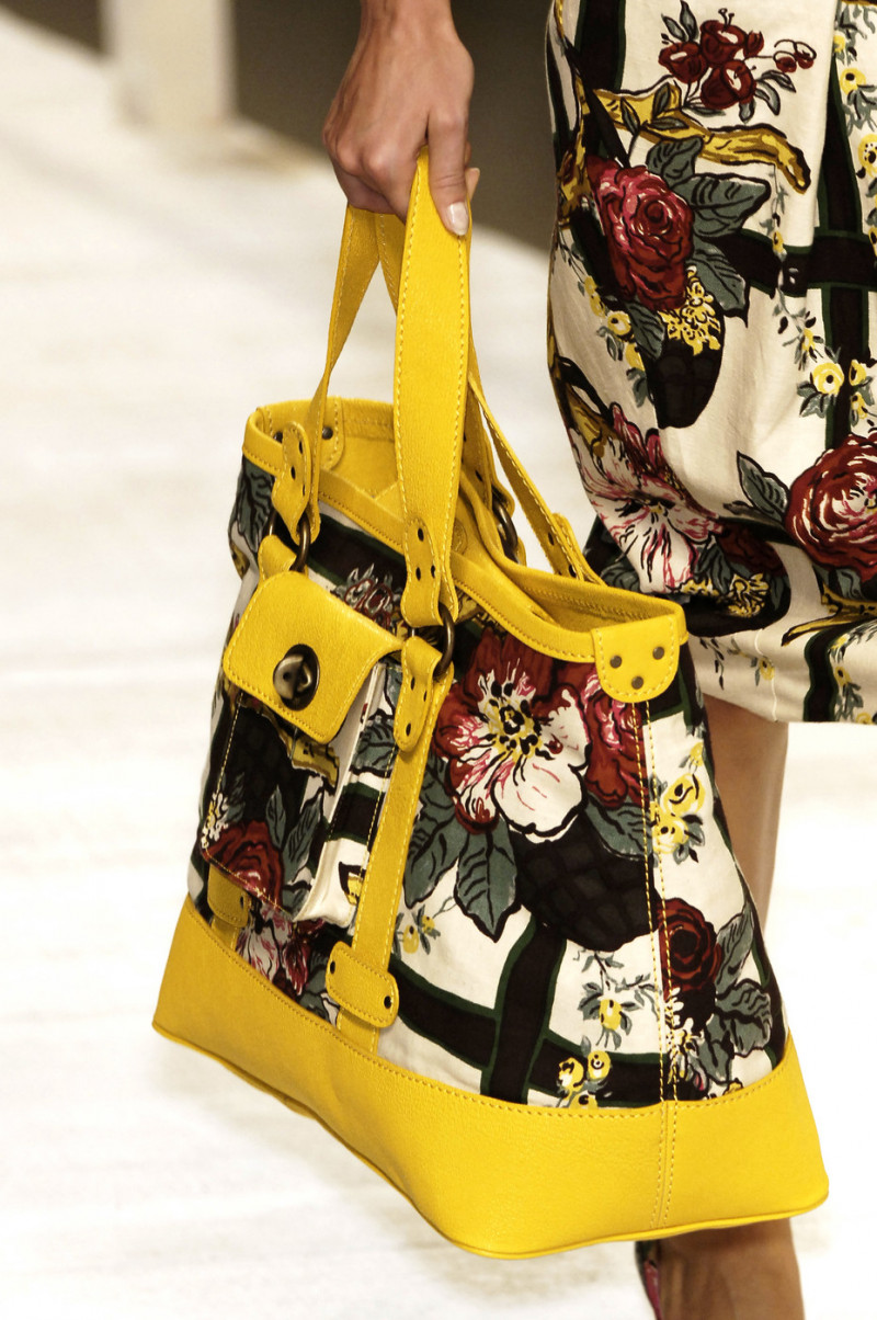 Kenzo+Spring+2006+Details+spg4vRgqDYvx.jpg
