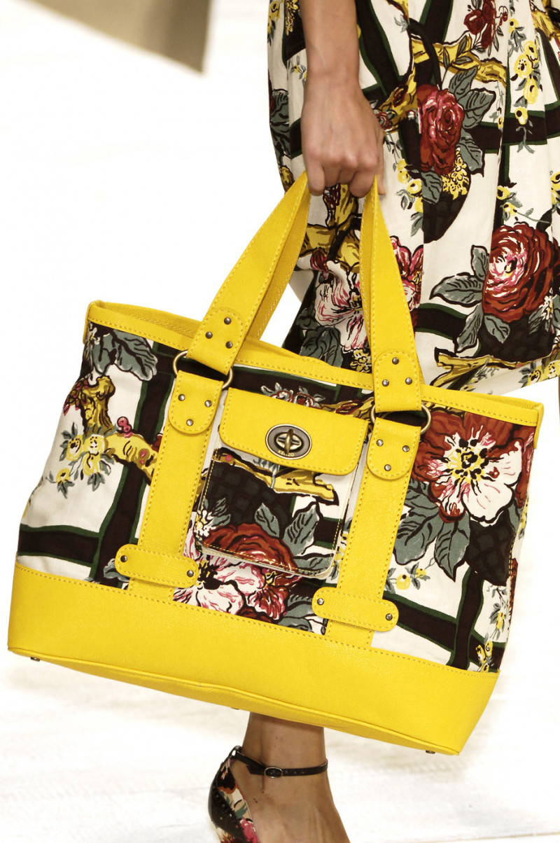 Kenzo+Spring+2006+Details+g1GKRSZFP0mx.jpg