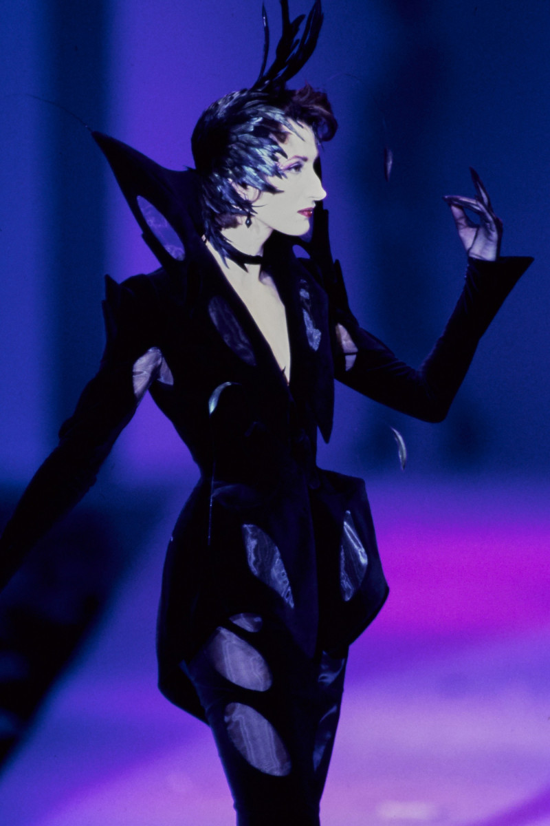 THIERRY-MUGLER-SPRING-1997-RTW-193.jpg