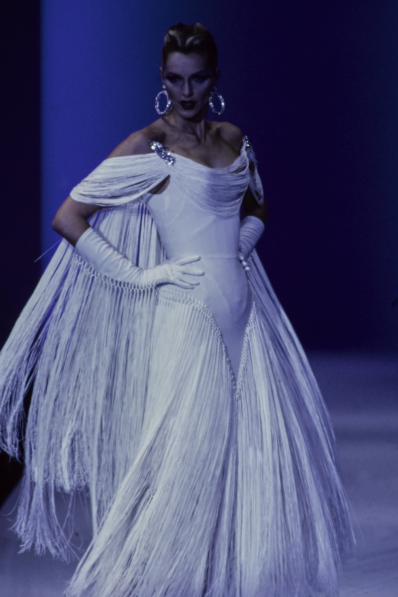 THIERRY-MUGLER-SPRING-1997-RTW-151.jpg