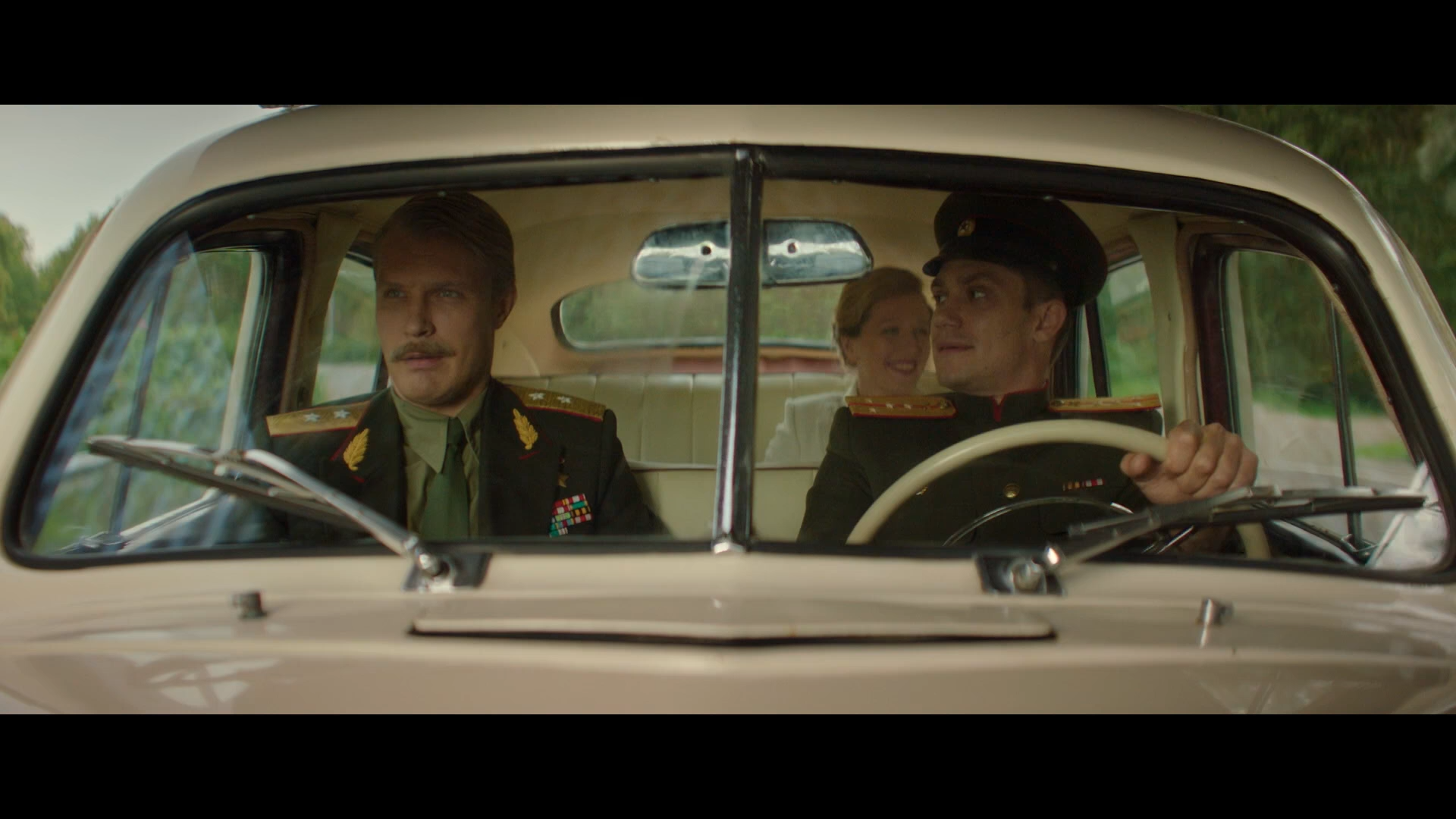 Roslyi.S01.E01.2025.WEB-DL.1080p.ExKinoRay.mkv_snapshot_07.18.png