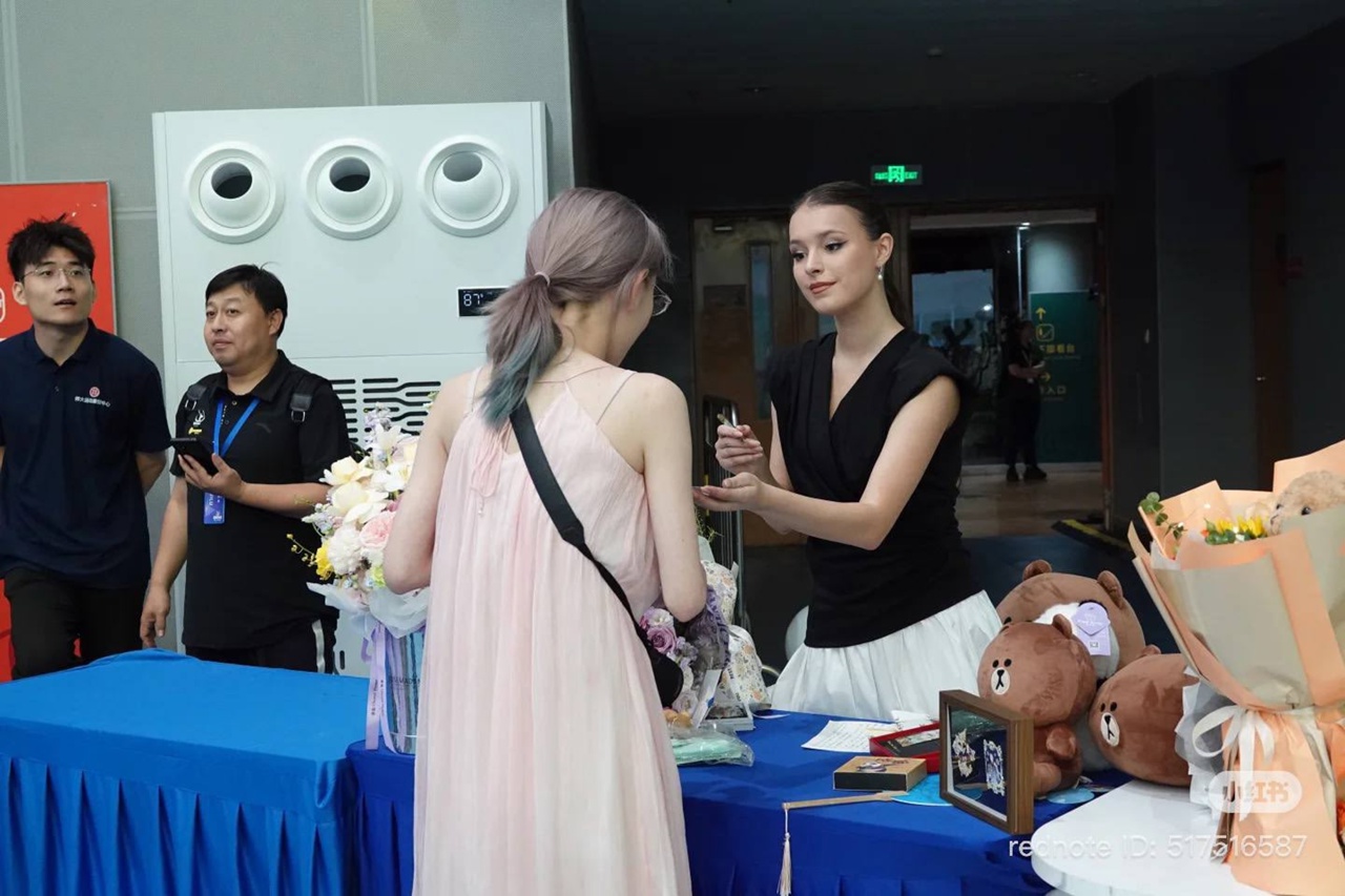 https://i4.imageban.ru/out/2025/07/15/857c82ecd84c52947218d431eb27df09.jpg